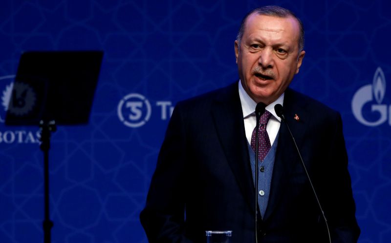 &copy; Reuters. اردوغان يقول إنه قد يبدأ العمل على دستور جديد