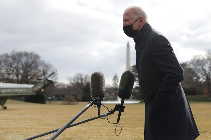 &copy; Reuters. President Biden travels to Walter Reed Medical Center from the White House in Washington