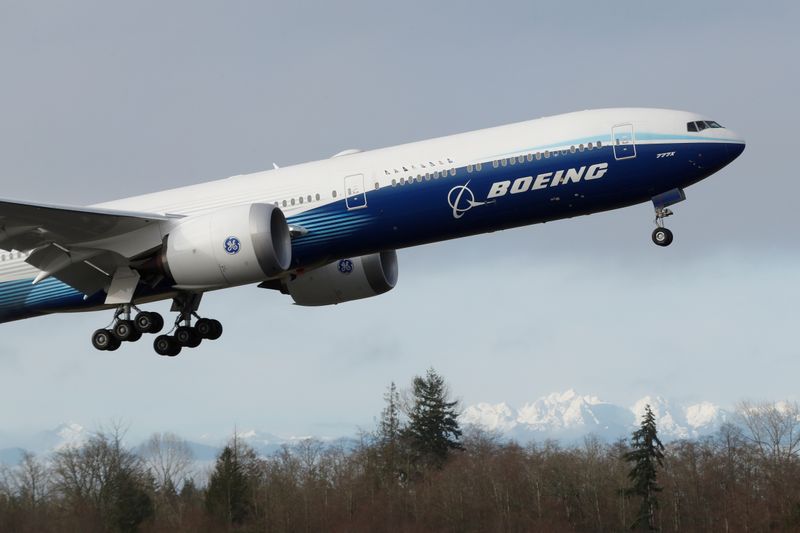 &copy; Reuters. FILE PHOTO: Boeing stages the first flight of its 777X plane outside Seattle