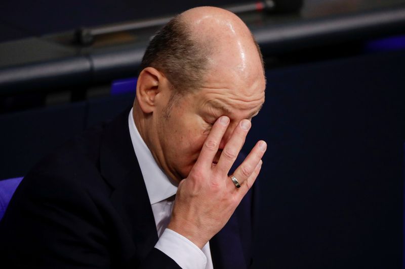 &copy; Reuters. FILE PHOTO: German Finance Minister Olaf Scholz attends a session at the lower house of parliament in Berlin