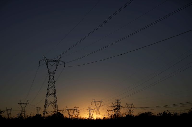 &copy; Reuters. Linhas de transmissão de energia na região de Brasília (DF)