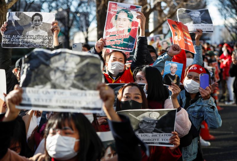 &copy; Reuters. 日本政府に国軍への圧力要求、在日ミャンマー人約3000人がデモ