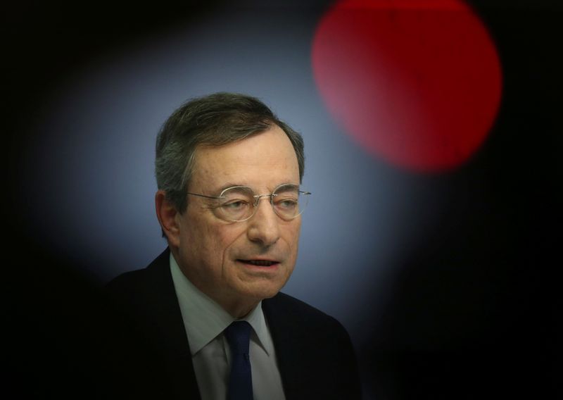 &copy; Reuters. Mario Draghi, ex numero uno della Bce e della Banca d&apos;Italia