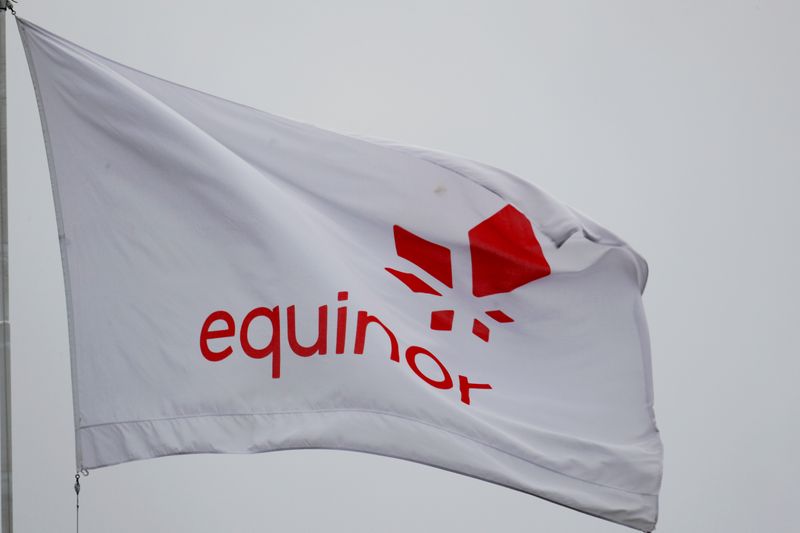 &copy; Reuters. Bandeira da Equinor na sede da companhia