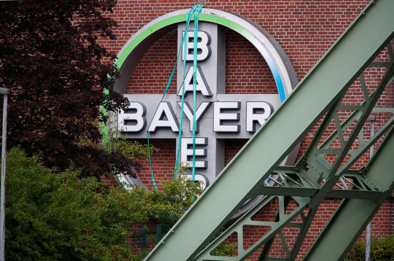 &copy; Reuters. FILE PHOTO: Logo of Bayer AG at a plant of the German pharmaceutical and chemical maker in Wuppertal