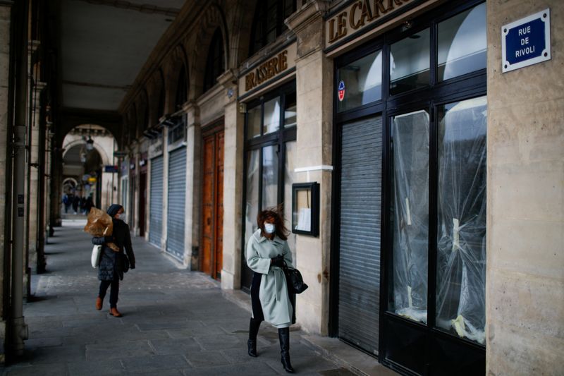 &copy; Reuters. CORONAVIRUS: LÉGÈRE DIMINUTION DE LA PRESSION SANITAIRE EN FRANCE