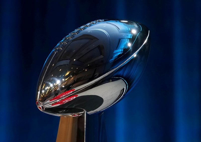 © Reuters. FILE PHOTO: NFL: Super Bowl LIV-Commissioner Roger Goodell Press Conference