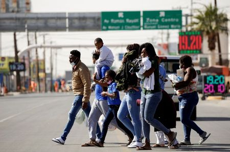 Resultado de imagen de U.S. expels dozens of Haitian asylum seekers to Mexico