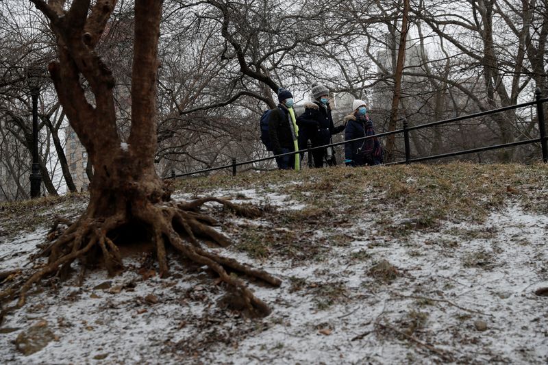 &copy; Reuters. 情報ＢＯＸ：新型コロナウイルス、世界の感染者1億0414万人超　死者約225.93万人