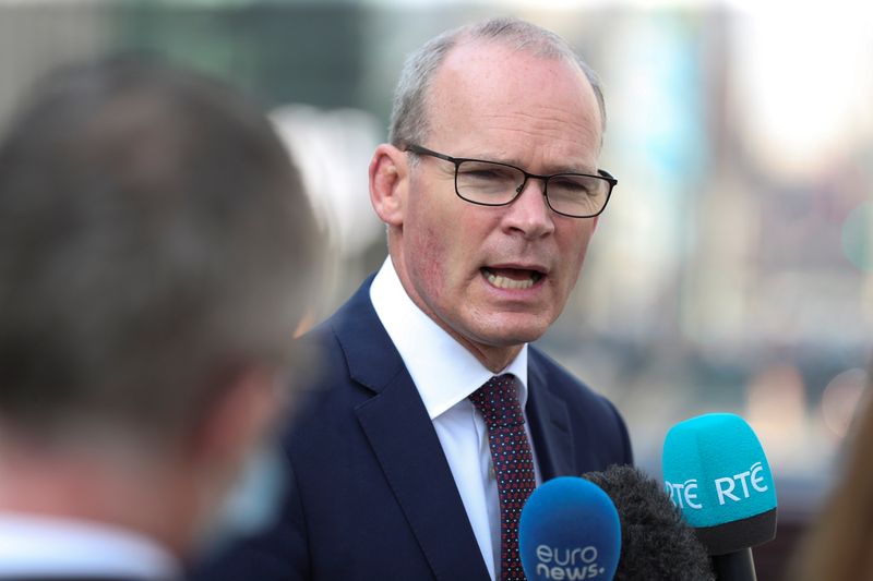 &copy; Reuters. FILE PHOTO:  Irish Foreign Minister Simon Coveney, speaks to the media, in Brussels