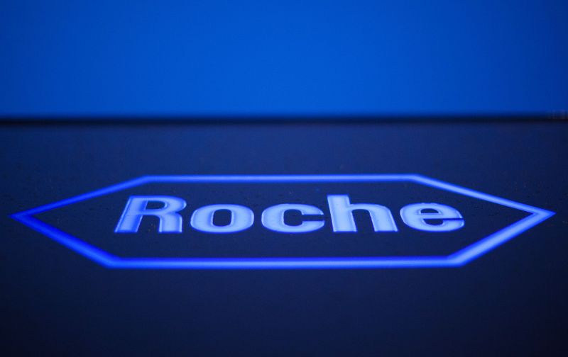 &copy; Reuters. FILE PHOTO: Logo of Swiss pharmaceutical company Roche is pictured in Rotkreuz