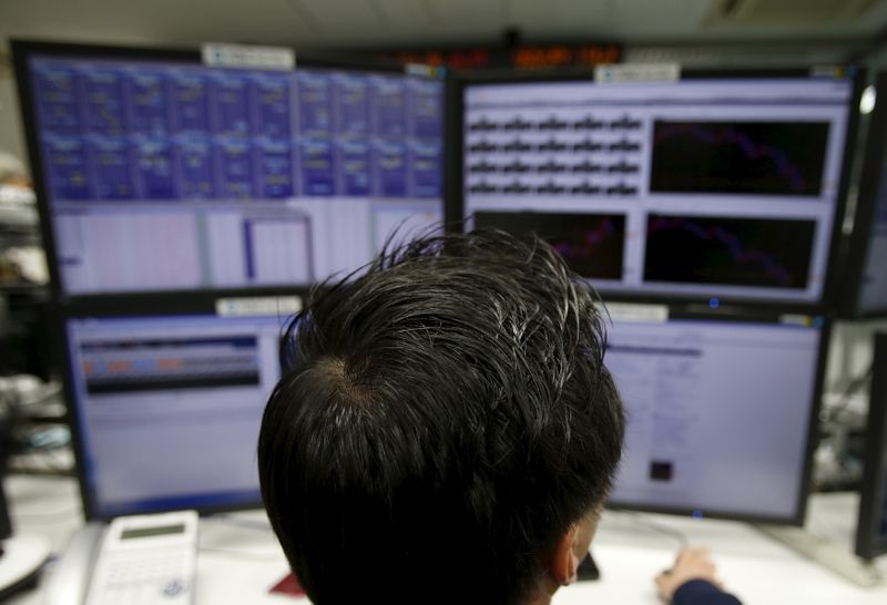 © Reuters. LES BOURSES EUROPÉENNES TERMINENT EN HAUSSE