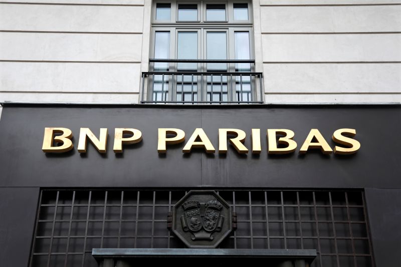 &copy; Reuters. FOTO DE ARCHIVO: Una vista de una oficina del banco BNP Paribas en París, Francia