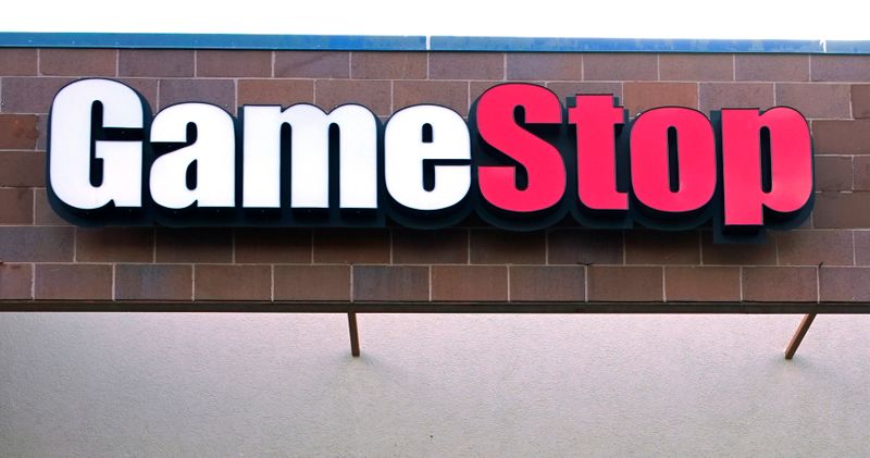 © Reuters. FILE PHOTO: The GameStop store sign is seen at its shop in Westminster