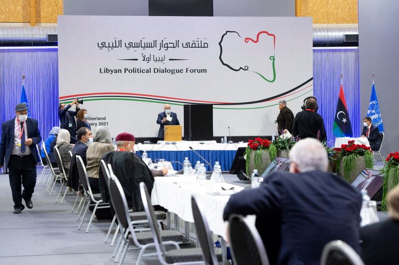 © Reuters. محادثات ليبيا تثمر أخيرا عن حكومة مؤقتة جديدة