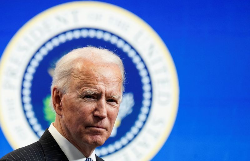 &copy; Reuters. IMAGEN DE ARCHIVO. El presidente de Estados Unidos, Joe Biden, habla sobre los panes de su administración para fortalecer la fabricación en el país, en la Casa Blanca, Washington