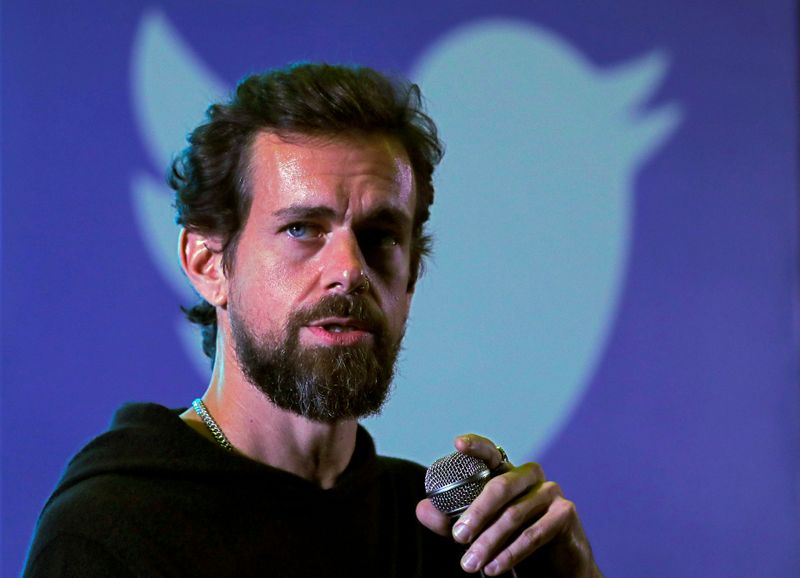 © Reuters. FILE PHOTO: Twitter CEO Jack Dorsey addresses students during a town hall at the Indian Institute of Technology (IIT) in New Delhi