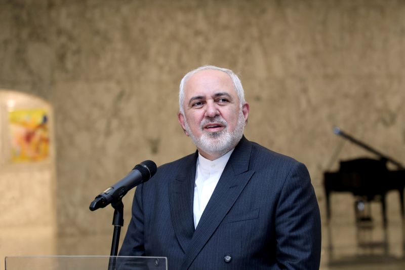&copy; Reuters. FILE PHOTO: Iran&apos;s Foreign Minister Mohammad Zarif speaks at the presidential palace in Baabda
