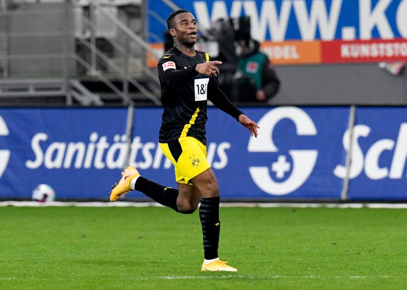 © Reuters. Bundesliga - SC Freiburg v Borussia Dortmund