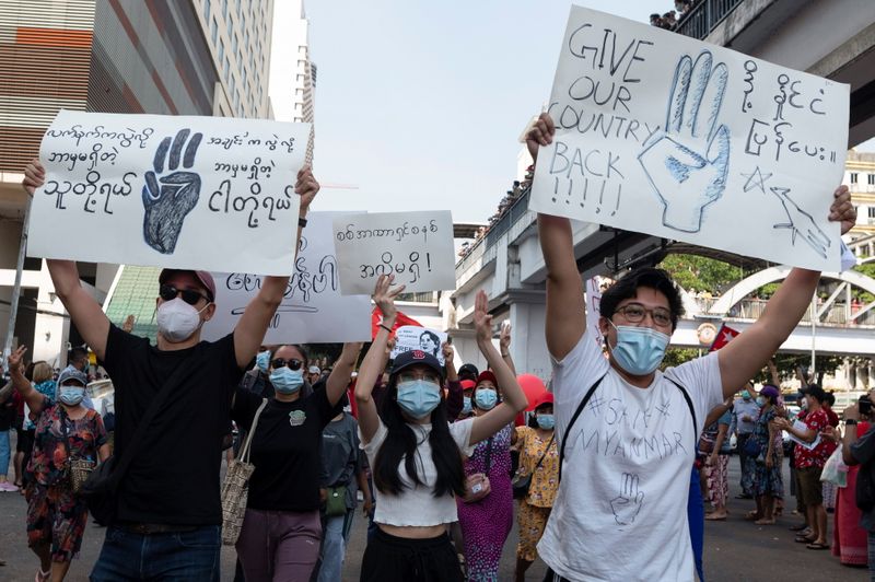 &copy; Reuters. ミャンマー抗議活動、週明けも継続へ　医師・公務員らのストも