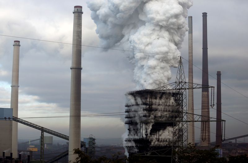 &copy; Reuters. FILE PHOTO: ThyssenKrupp AG steel plant in Duisburg