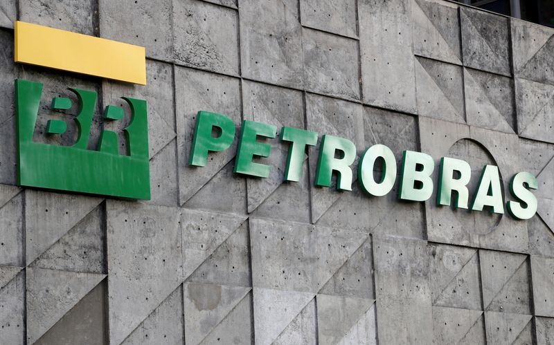 &copy; Reuters. Logo da Petrobras na sede da estatal no Rio de Janeiro