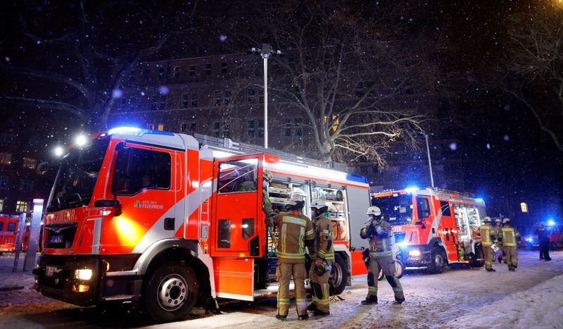 © Reuters. اندلاع حريق في مركز للمهاجرين في برلين ووقوع إصابات