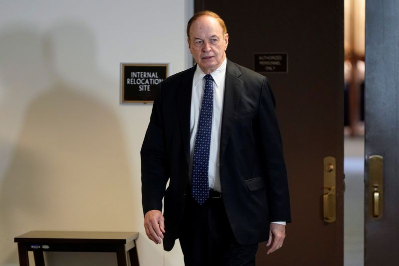 &copy; Reuters. FILE PHOTO: Senator Richard Shelby (R-AL) departs from a lunch for the Republican Senate caucus on Capitol Hill in Washington