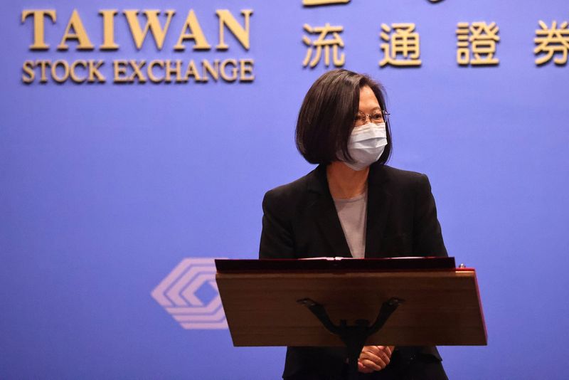 &copy; Reuters. تايوان تهنئ الصين بالعام القمري الجديد وتدعو لاستئناف الحوار معها