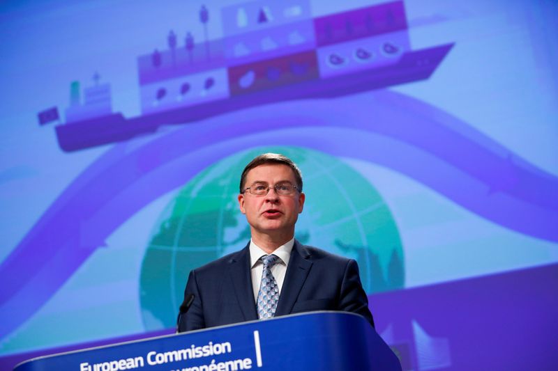 &copy; Reuters. FILE PHOTO: Press conference on the impact of trade deals on agriculture at the European Commission headquarters, in Brussels