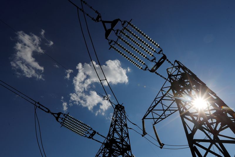 &copy; Reuters. Linha de transmissão de energia