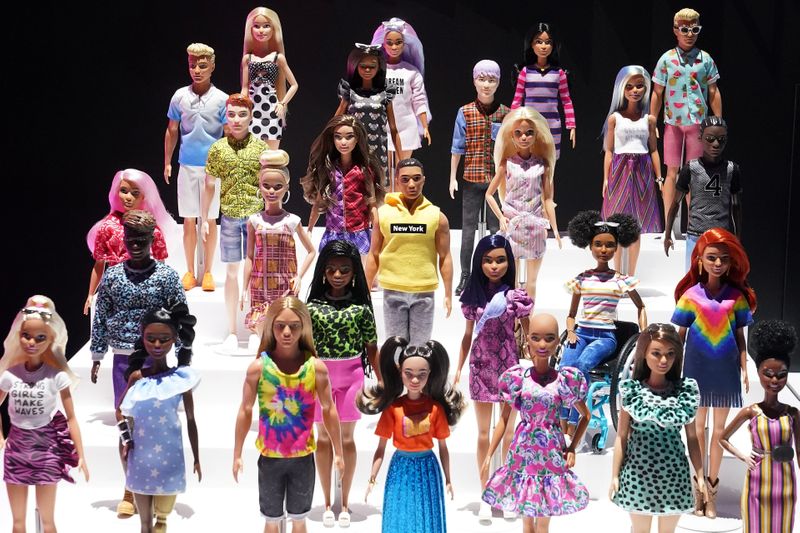 &copy; Reuters. New Barbie dolls from Mattel are pictured in the Manhattan borough of New York City