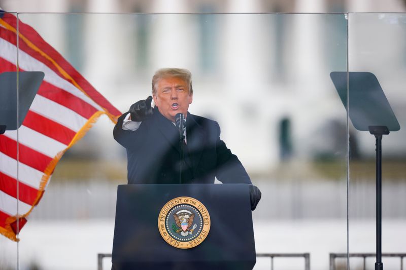 &copy; Reuters. Donald Trump, quando presidente, realiza comício pouco antes do ataque ao Capitólio