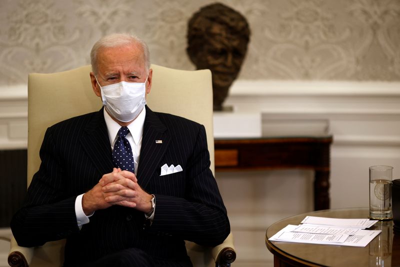 &copy; Reuters. FILE PHOTO: U.S. President Joe Biden accompanied by U.S. Vice President Kamala Harris and Treasury Secretary Janet Yellen (not pictured) attends a meeting with business leaders at the Oval Office of the White House in Washington, U.S.