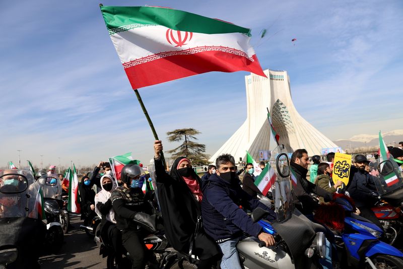 &copy; Reuters. إيران تحيي ذكرى ثورة عام 1979 مع الحفاظ على التباعد الاجتماعي