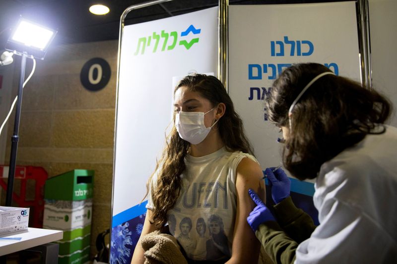&copy; Reuters. イスラエル、コロナ免疫証明制度導入へ　レジャー施設利用可能に