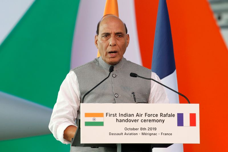 &copy; Reuters. India&apos;s Defence Minister Rajnath Singh delivers a speech during a ceremony for the delivery of the first Rafale fighter to the Indian Air Force in Merignac
