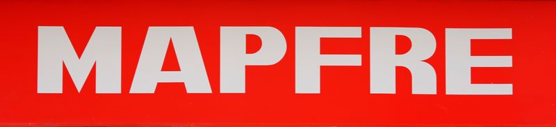 &copy; Reuters. El logotipo de la compañía de seguros española Mapfre aparece en Sevilla