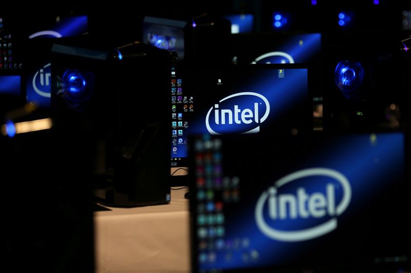 &copy; Reuters. FILE PHOTO: The Intel logo is displayed on computer screens