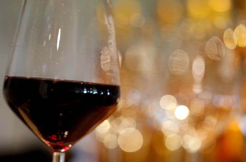 &copy; Reuters. FILE PHOTO: A glass of French red wine is displayed at the Chateau du Pavillon in Sainte-Croix-Du-Mont,