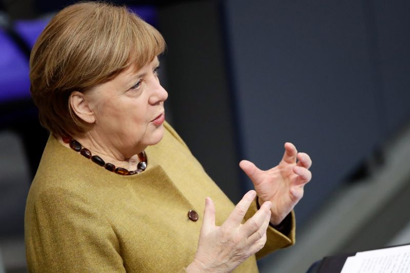 &copy; Reuters. Chanceler da Alemanha, Angela Merkel, discursa sobre a pandemia de Covid-19 em Berlim