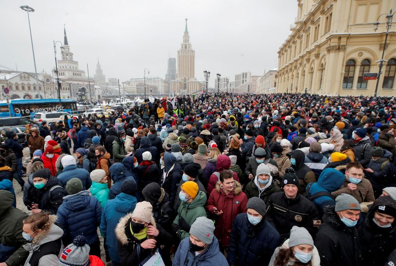 &copy; Reuters. FILE PHOTO: Rally in support of Alexei Navalny in Moscow