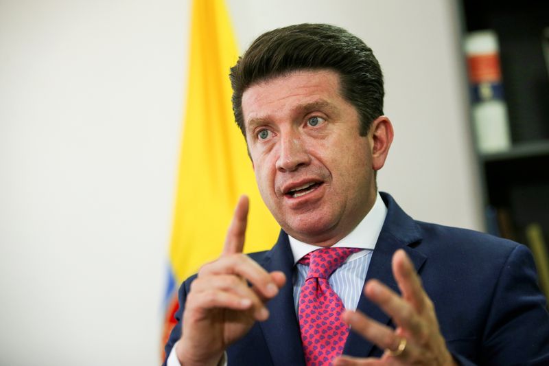 &copy; Reuters. El ministro de Defensa de Colombia, Diego Molano, habla durante una entrevista con Reuters en Bogotá