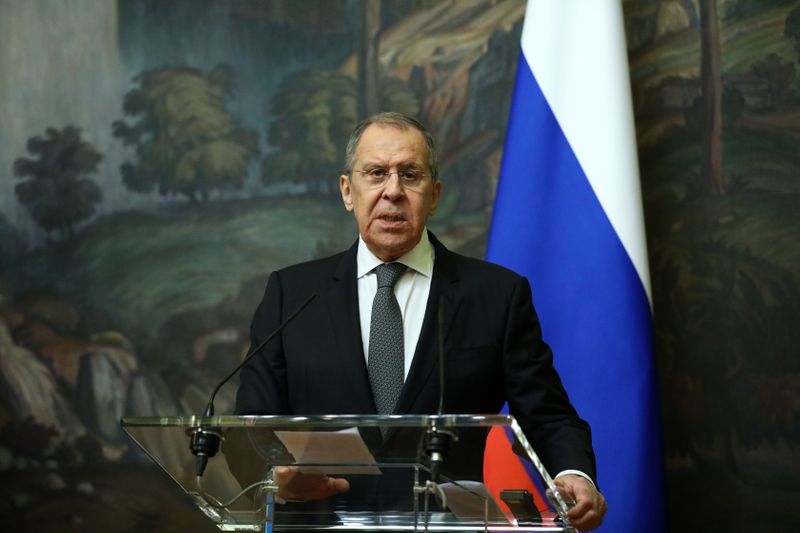 &copy; Reuters. Russia&apos;s Foreign Minister Lavrov and EU foreign policy chief Borrell attend a news conference in Moscow