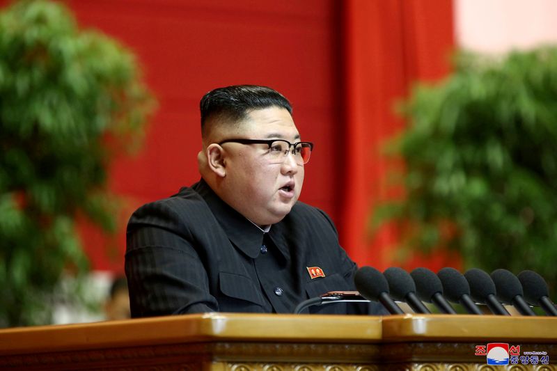 &copy; Reuters. زعيم كوريا الشمالية يقيل وزير الاقتصاد ويوبخ الحكومة