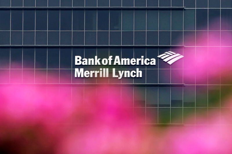 &copy; Reuters. Imagen de archivo del logo de Bank of America Merrill Lynch en el edificio que alberga sus oficinas en Singapur