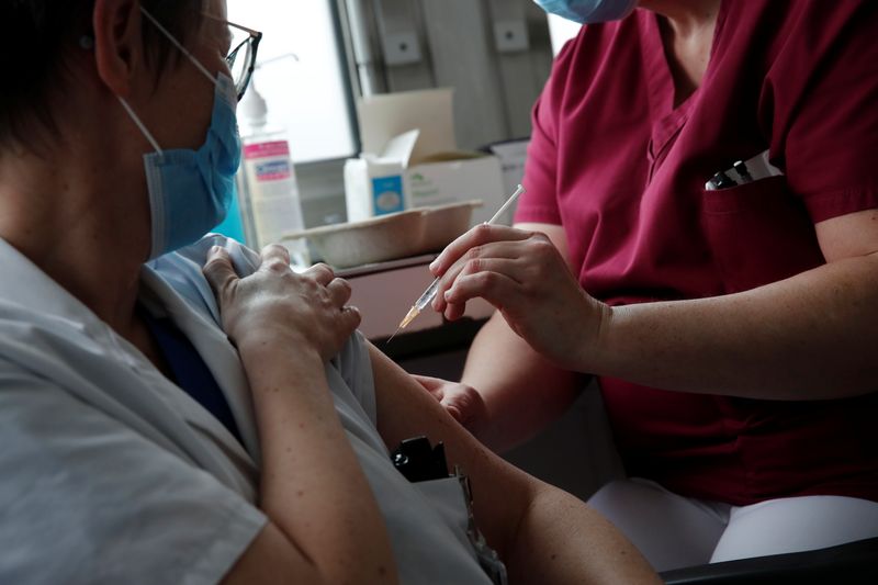 &copy; Reuters. CORONAVIRUS: PRÈS DE 2,84 MILLIONS DE VACCINATIONS RÉALISÉES EN FRANCE