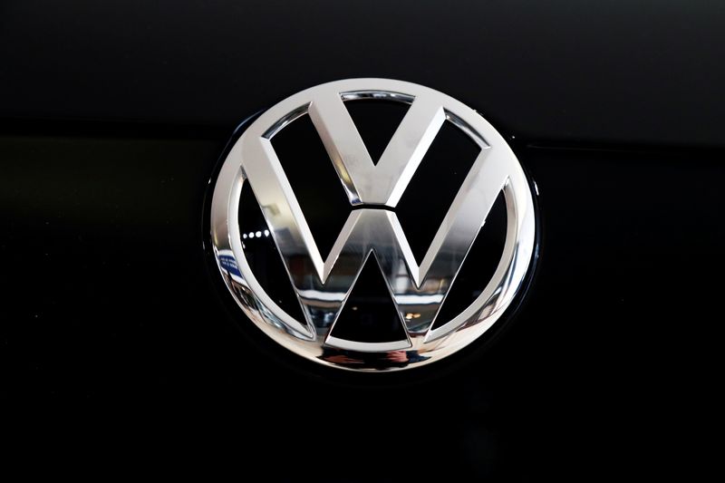VW 'unintended victim' in battery supplier dispute, seeks four-year reprieve