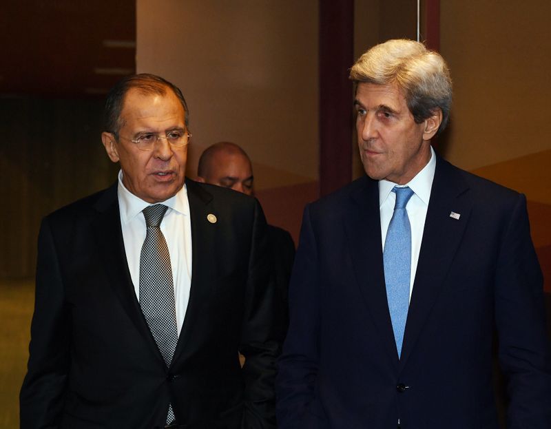&copy; Reuters. FILE PHOTO: Russian Foreign Minister Sergey Lavrov and U.S. Secretary of State John Kerry leave after their bilateral meeting at the APEC Ministers Summit in Lima