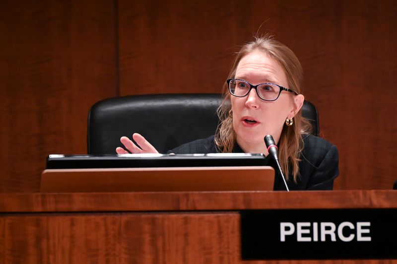 &copy; Reuters. FILE PHOTO: Commissioner Peirce participates in a U.S Securities and Exchange Commission open meeting to propose changing its definition of an &quot;accredited investor&quot; in Washington